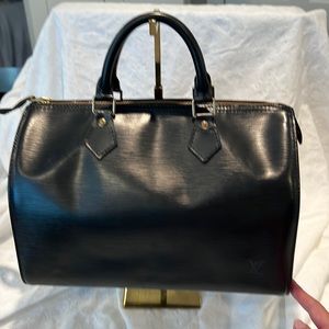 Louis Vuitton Speedy 30 in Black Epi Leather